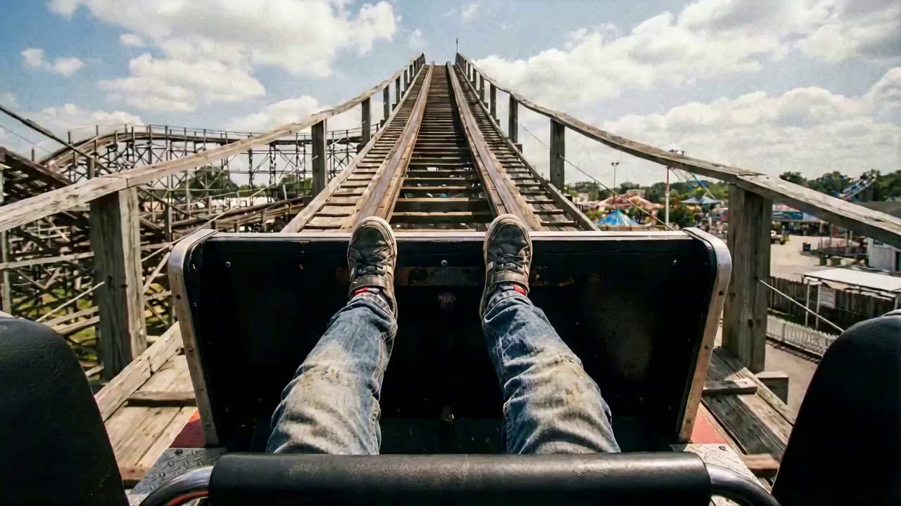 第一视角过山车惊险之旅