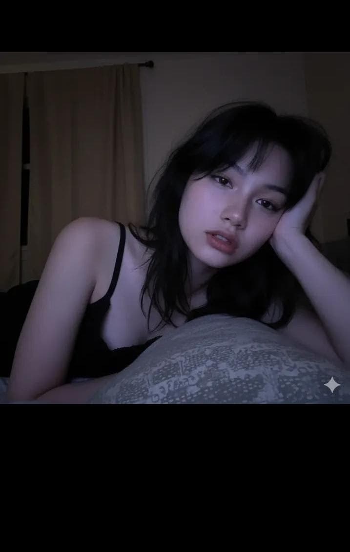 暗室中的手机光自拍